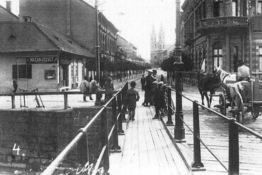 Az egykori Forgó-híd Miskolcon, 1900 körül. Forrás: Wikipedia
