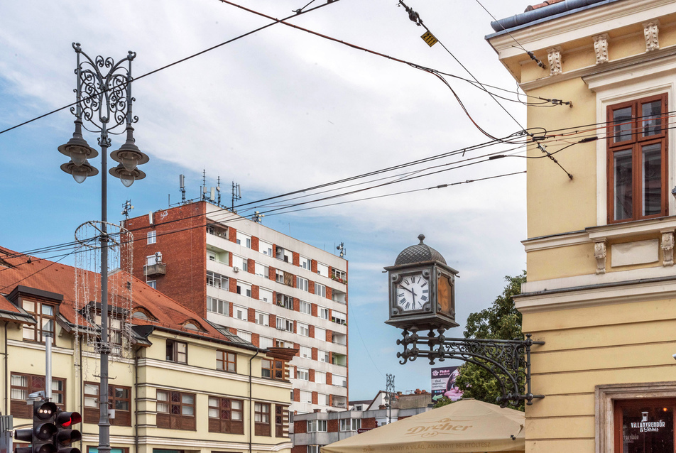 Találkozzunk a Villanynál! – A miskolci „Villanyrendőr” története