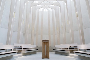 Nial McLaughlin: Bishop Edward King Chapel. Forrás: Nial McLaughlin Architects
