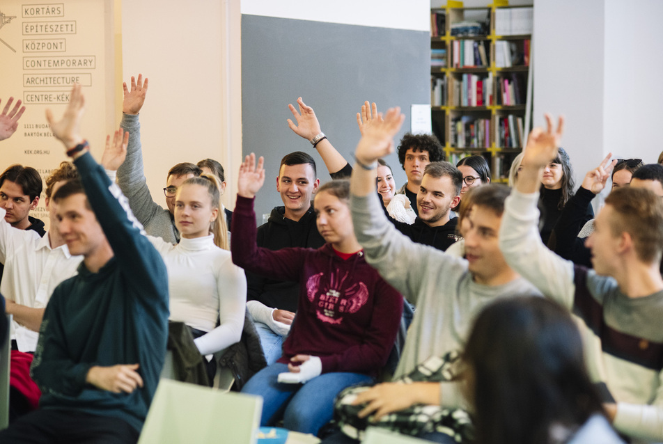 14+ BUDAPEST: A KÉK Városi Séták Gimnáziumi programja | JELENTKEZÉSI FELHÍVÁS