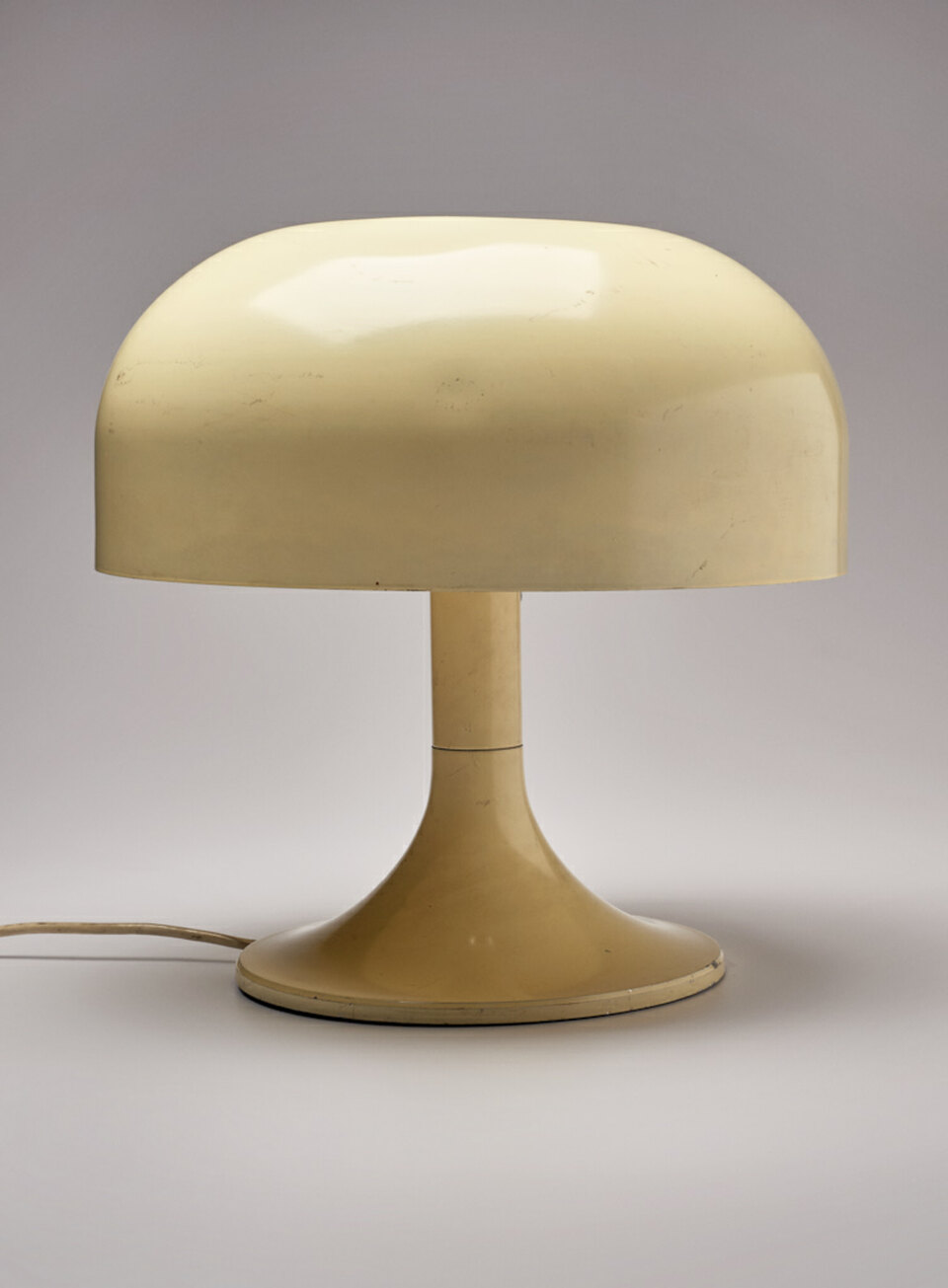 Asztali lámpa - A Vargánya lámpacsalád része. Borz Kováts Sándor, 1968 - 1969, Budapest.Forrás: az Iparművészeti Múzeum adatbázisa
