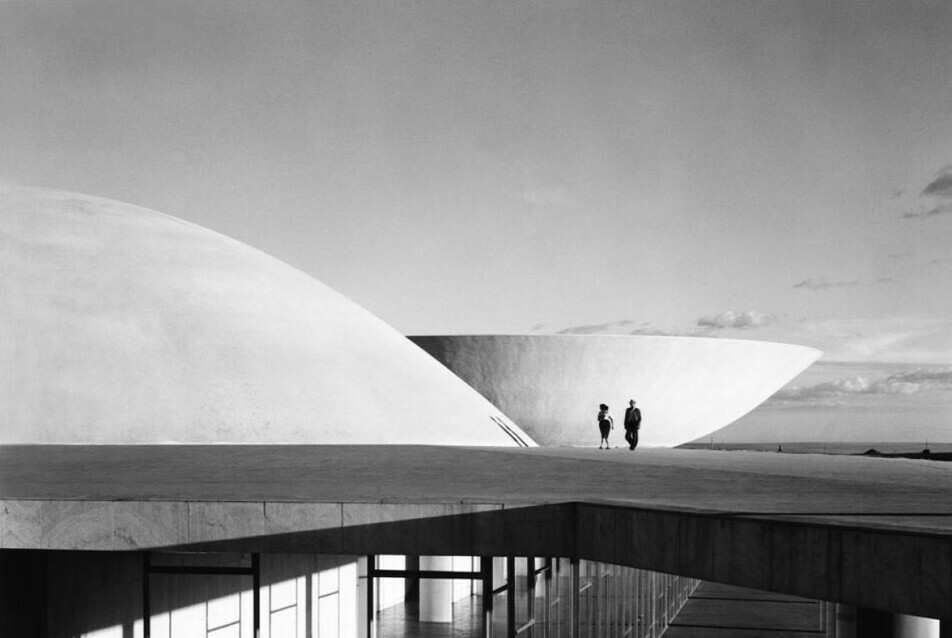 Betonszárnyak alatt: Brazília Modern Építészetéről 
