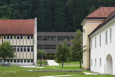 Iskola, Ravne na Koroškem. A szerző fotója.
