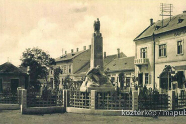 Az első világháborús emlékmű 1925 után. Forrás: https://www.kozterkep.hu/

