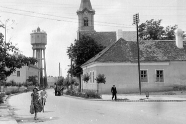 Fő utca, Víztorony, 1948. Forrás: Fortepan / Gyöngyi
