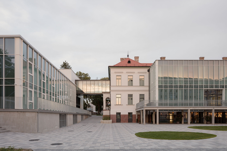 Acticity Tánc és Mozgásművészeti Központ, Veszprém. Építészet: Gall és Társai Építésziroda Kft. Fotó: Danyi Balázs
