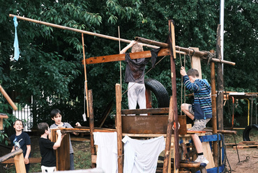 Na Kocínce Adventure Playground, 2024. június, Prága. Fotó: Carolina Sidon.
