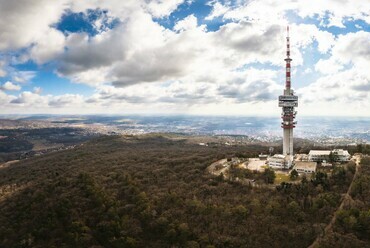 Panorámakép. A Misina-tető komplex fejlesztése, Pécs. AU.ROOM Építész Műhely Kft. 2023-24. Fotó: Kovács Zoltán.
