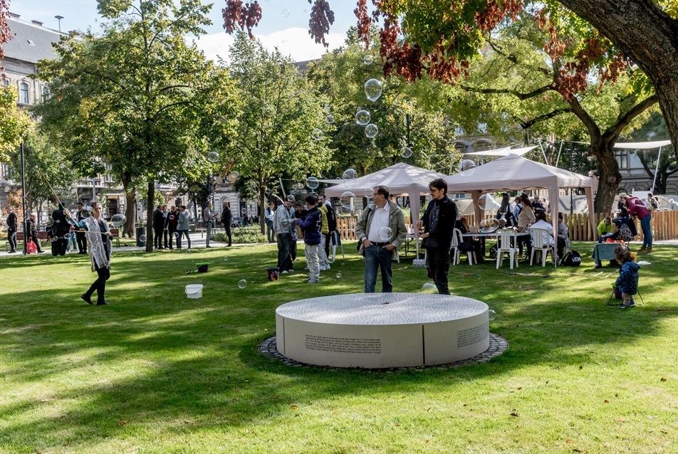 Megnyitott Erzsébetváros újjászületett közparkja