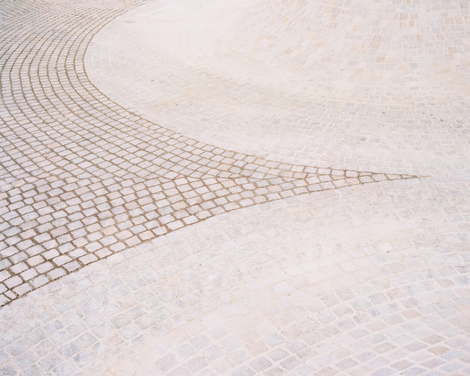 A Piazza Cortevecchia, Ferrara történelmi központjában/INOUT architettura (Mario Benedetto Assisi, Valentina Milani). Forrás: SIMONE BOSSI/PIDA
