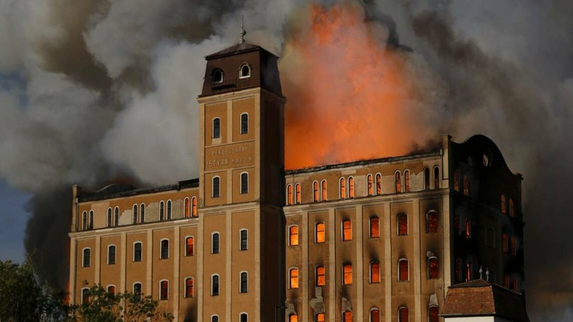 Tűzvész a malomban.

forrás: BEOL, fotó: Földi Enikő.
