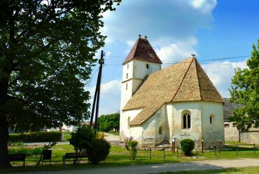 A berhidai Szent Kereszt templom. Forrás: Oltári múlt
