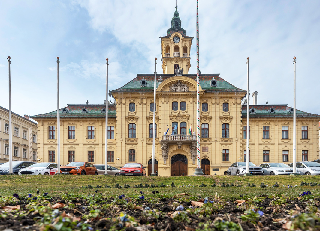 A csendes óriás: a szegedi Széchenyi tér története