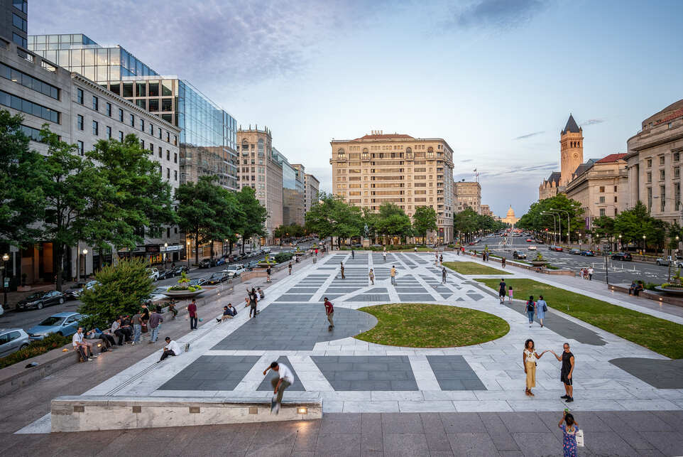 One Freedom Plaza (c) JAHN Studio
