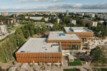 Pelgulinna Gymnasium, Tallinn. Építészet: Arhitekt Must. Fotó: Tonu Tunnel
