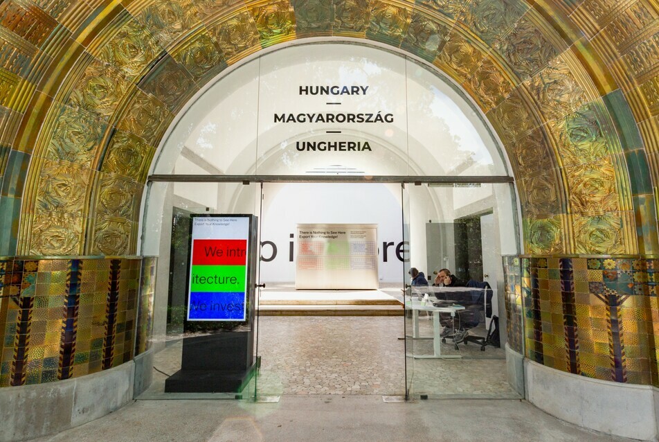 A legjobbak között említi a Biennálé magyar pavilonját a nemzetközi szaksajtó