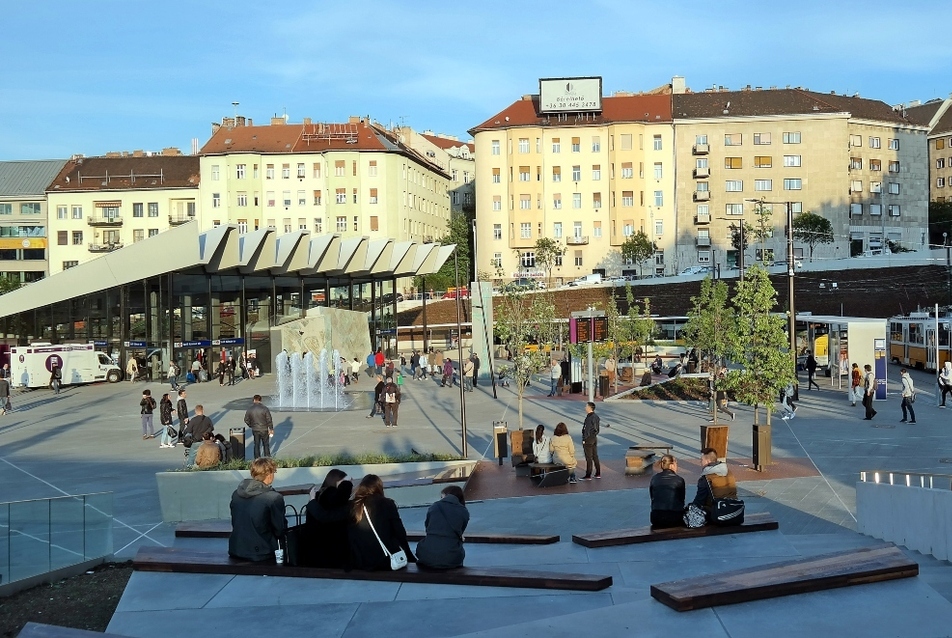 Hallgatói ötletpályázat a Széll Kálmán tér ülőbútorainak megújítására
