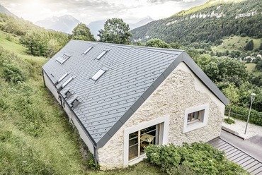  „La Grange à Gaby“ pajtaház, Engins, Franciaország. Tervező: Atelier Léger. Forrás: Prefa
