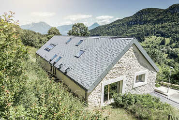  „La Grange à Gaby“ pajtaház, Engins, Franciaország. Tervező: Atelier Léger. Forrás: Prefa
