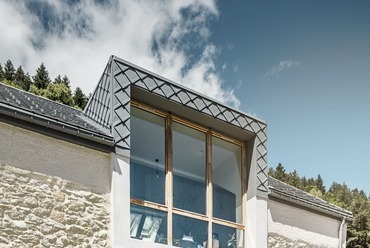  „La Grange à Gaby“ pajtaház, Engins, Franciaország. Tervező: Atelier Léger. Forrás: Prefa
