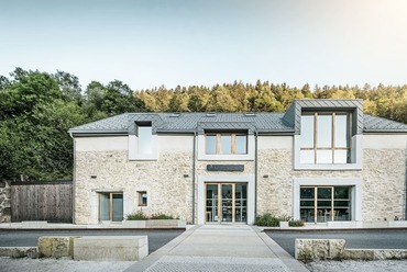  „La Grange à Gaby“ pajtaház, Engins, Franciaország. Tervező: Atelier Léger. Forrás: Prefa
