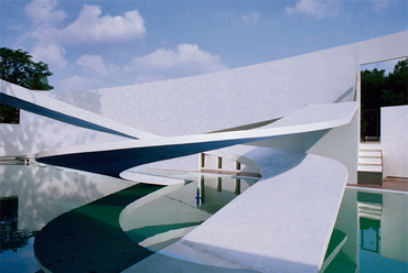 Lubetkin és a Tecton Pingvinúsztatója, 1934 // John Allan fotója, 1970

