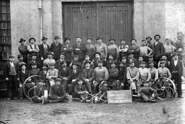 Szombathely, Mayer gépgyár. 1900. Forrás: Fortepan / GGAABBOO
