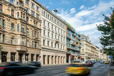 Rákóczi út.

Fotó: Hlinka Zsolt. Forrás: Építészfórum Archívum
