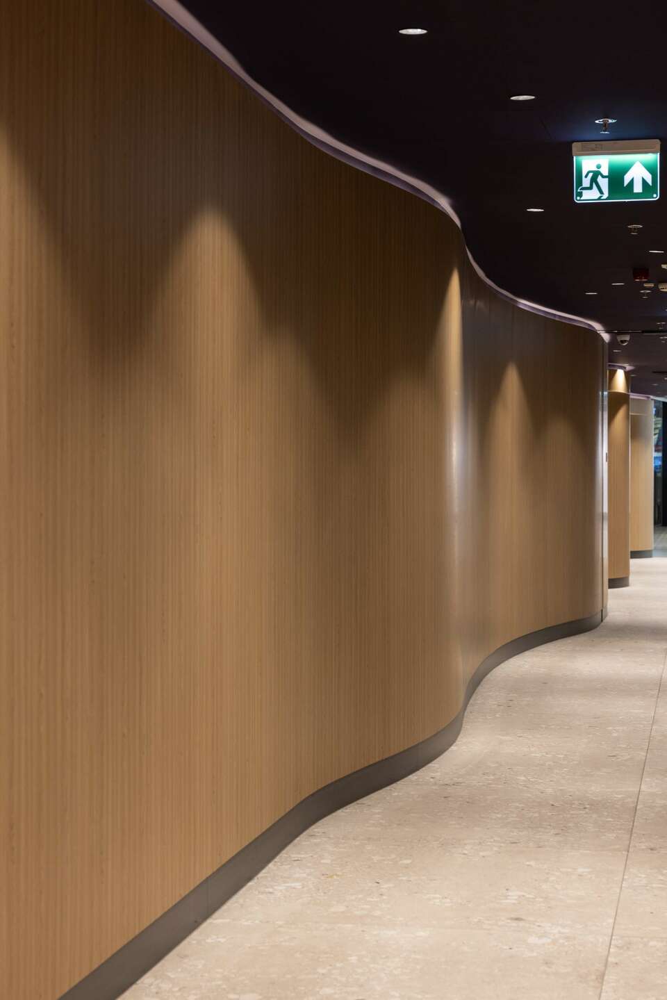 MOM Park közösségi mosdók. Tervező: Komp Design Stúdió. Fotó: Barakonyi Szabolcs
