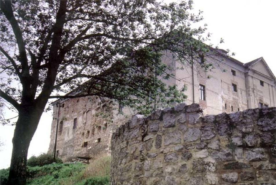 Befejeződött az ozorai várkastély felújítása