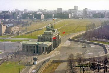 Brandenburgi kapu, 1964