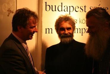 balról Ikvai-Szabó Imre, Koszorú Lajos és Nagy Bálint a Budapest Szíve kiállítás megnyitóján