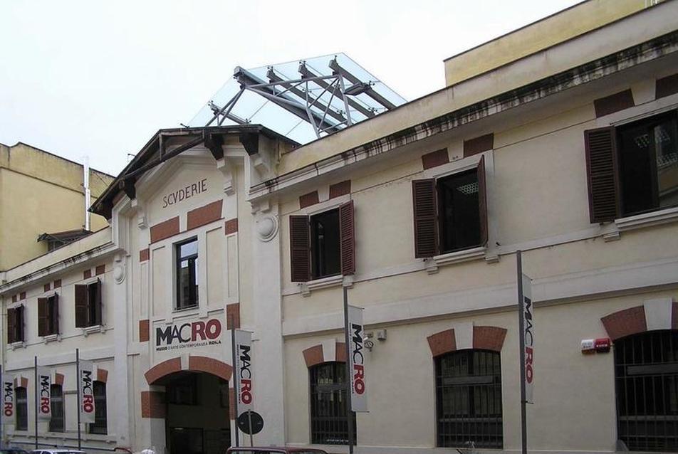 A MACRO Modern Művészeti Múzeum a volt Peroni sörgyár lóistállóiban