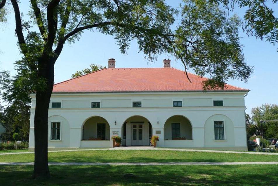 Kiszombor, Gólyafészek vendéglő – a volt Rónay kúria helyreállítása 2003–2006.