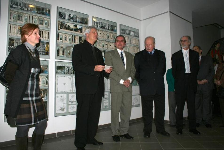 balról jobbra: Tétényi Éva, Fegyverneky Sándor, Baliga Kornél, galántai herceg Esterházy Antal, Dr. Varga Kálmán