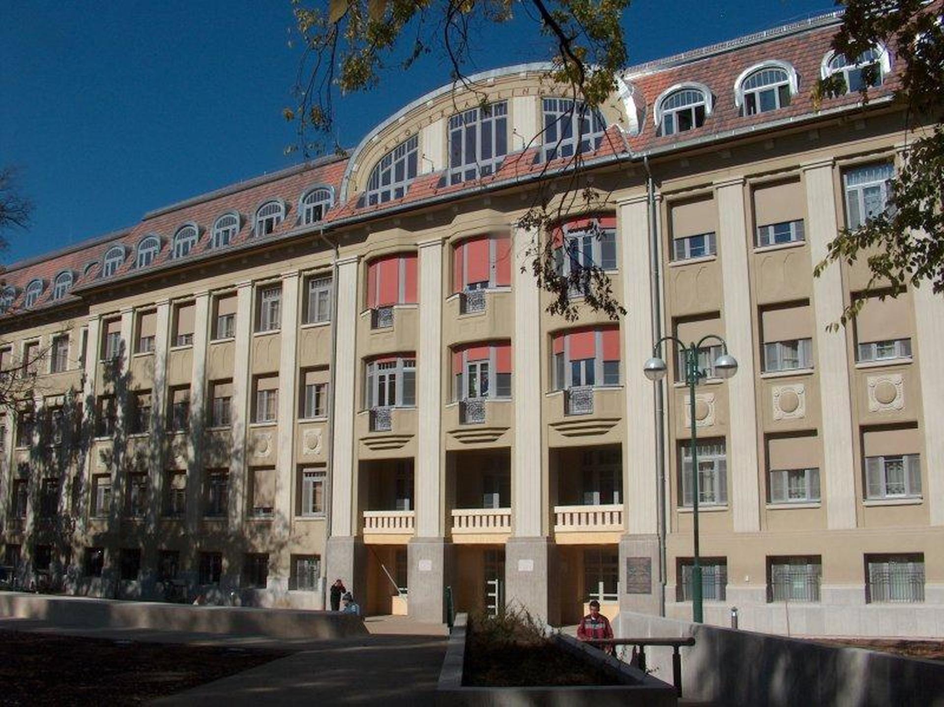 Debrecen Klinika épület