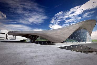 Zaha Hadid terve a londoni vizisport központra