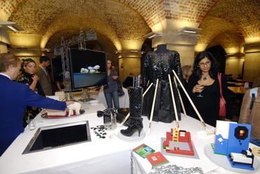 a kiállítás londoni megnyitójának képei fotó: Szalontai Ábel