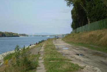 Forgalommentes Dunapart a Dagály strand előtt, szerző: Gábor Péter