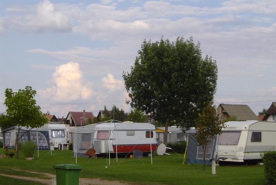 Tóalmási Szent András Gyógyvizes Strand és Kemping
