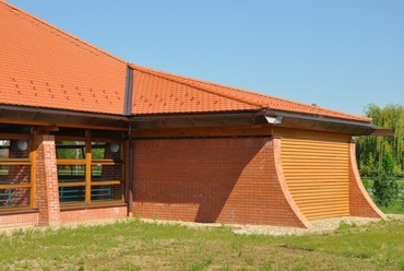 Marcali fürdő (építész: Dévényi & Tsa Építész Kft)