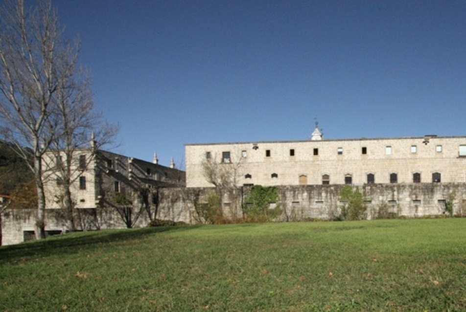 Amares, Pousada de Santa Maria do Bouro, 1989-1997. Építész: Eduardo Souto de Moura