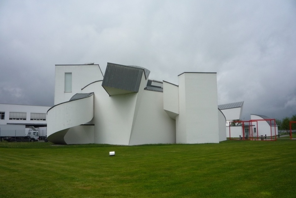 Frank O. Gehry – Vitra Design Museum, oldalról, fotó: Rab Hajnalka