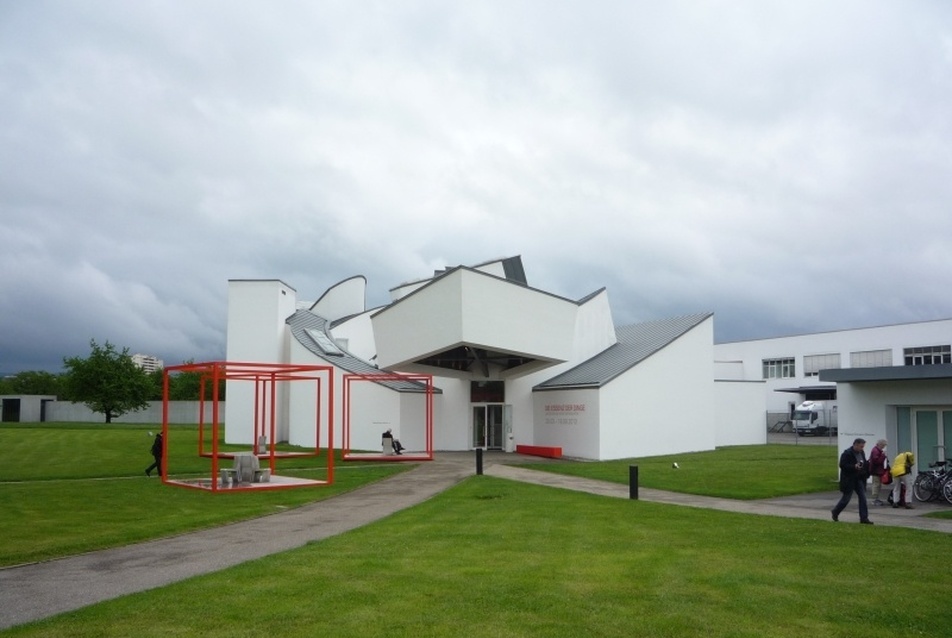 Frank O. Gehry – Vitra Design Museum, bejárat felől, fotó: Rab Hajnalka