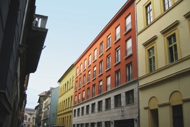 Apartmanház az Erkel utcában - építészet: Szántó és Mikó