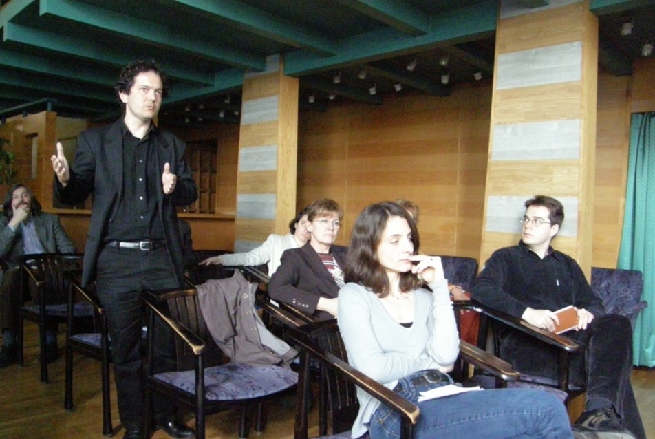 A közönség soraiban dr. Vukoszávlyev Zorán