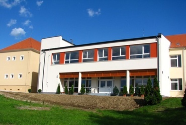 Iskolabővítés Vépen - építészet és fotó: Bakucz András