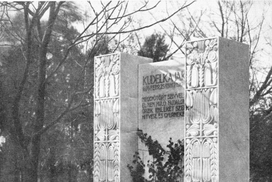 Kudelka Jakab síremléke, 1912. Rákoskeresztúri zsidó temető. Megjelent: Ars Una, 1924/8-9.
