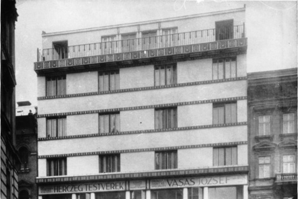 Lajta Henrik és Rezső üzletbérháza, 1911–1912. (V. Szervita tér 5.) Erdélyi Mór felvétele, 1912 k. Budapest Főváros Levéltára