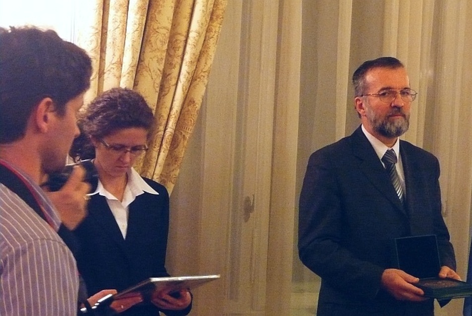 Kós  Károly-díj 2010 - a Duna Palotában Dr. Szaló Péter adja át a díjakat